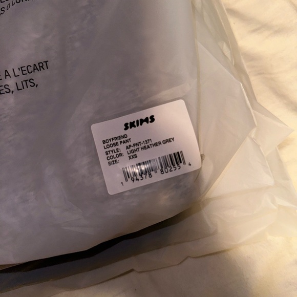 NWT Skims boyfriend loose pant light heather gray - Medium - Picture 8 of 8